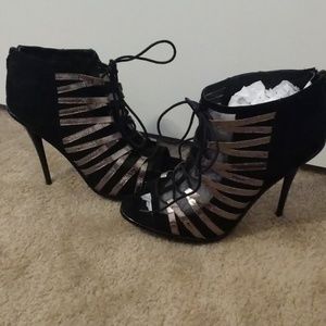 GX Gwen Stefani GUZ SZ9 fits like 8.5